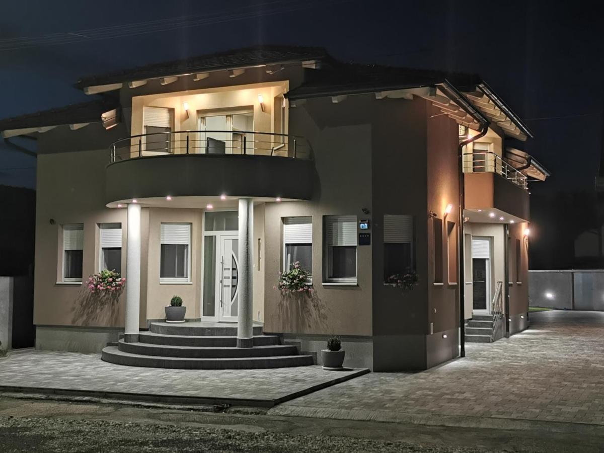 Apartman Bozur **** Satnica Dakovacka Dış mekan fotoğraf