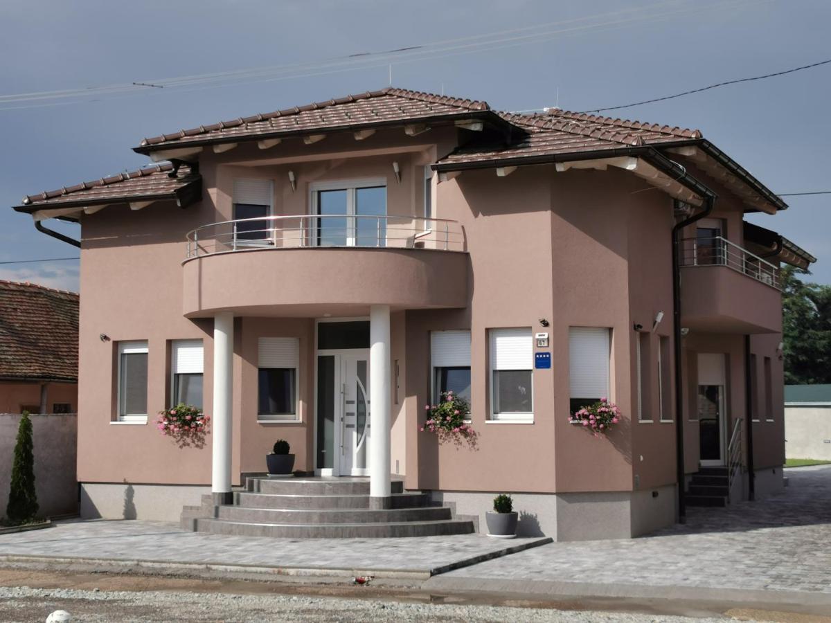 Apartman Bozur **** Satnica Dakovacka Dış mekan fotoğraf