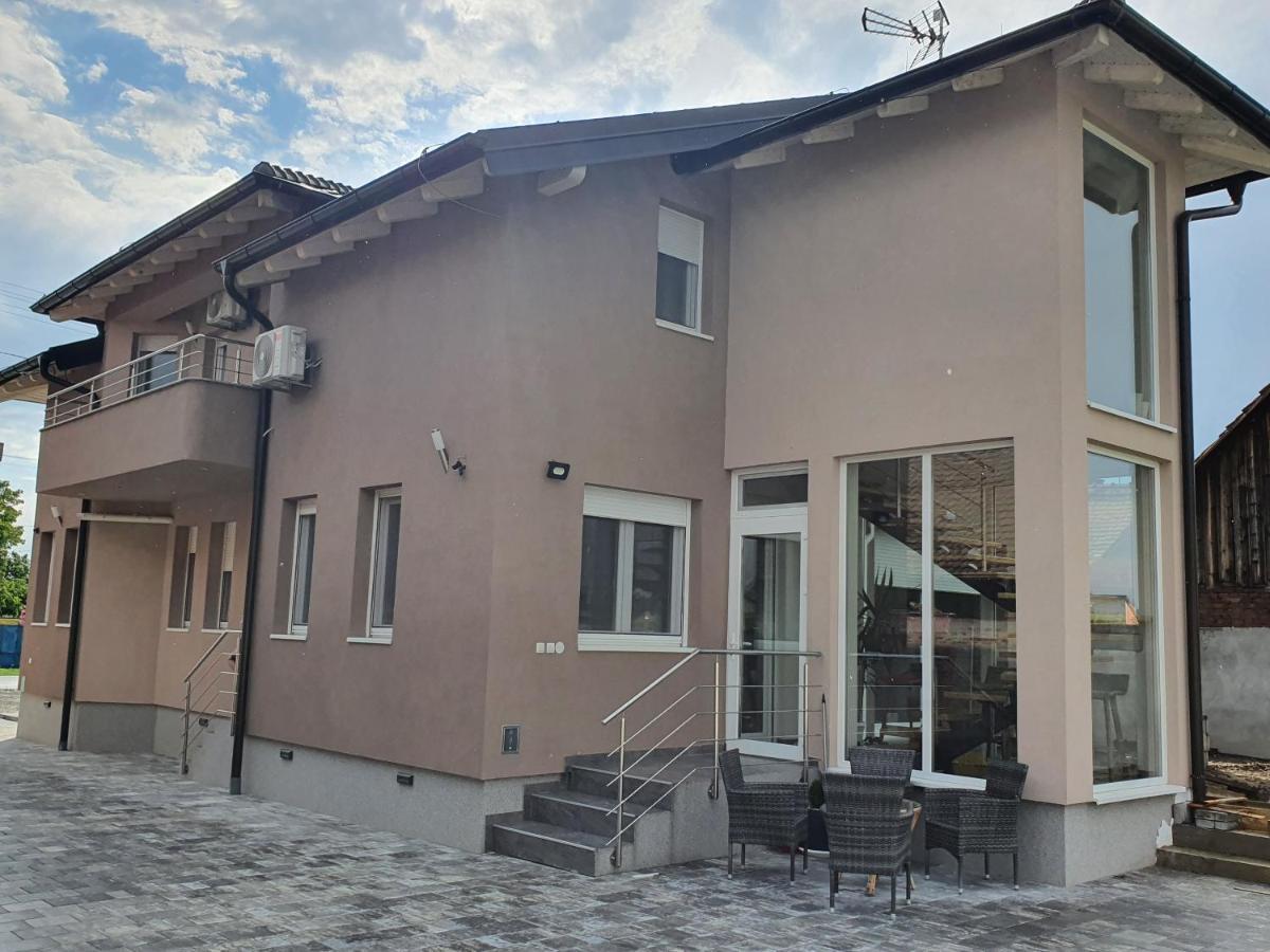 Apartman Bozur **** Satnica Dakovacka Dış mekan fotoğraf
