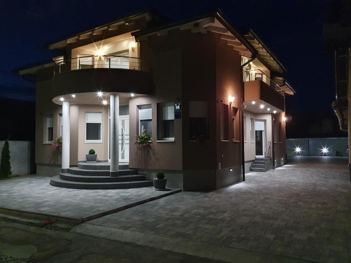 Apartman Bozur **** Satnica Dakovacka Dış mekan fotoğraf
